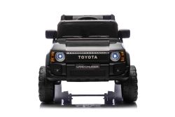 Elektrisches Kinderauto Toyota Landcruiser 12V, schwarz, breiter Einzelsitz, 2,4 GHz Fernbedienung, USB-/AUX-Eingang, Bluetooth, Federung, Lithiumbatterie, LED-Lichter, 2 x 25W Motor, ORIGINAL-Lizenz